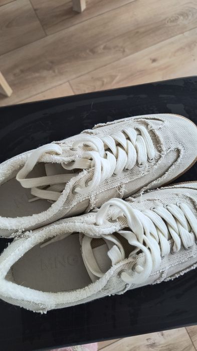 Tenisi Mango material textil