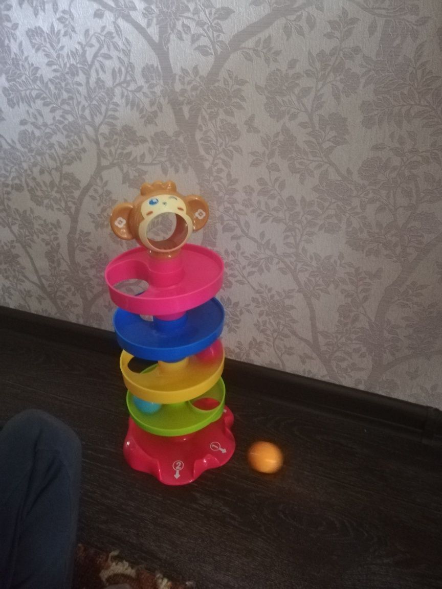 Развивающая игрушка серпантин "Обезьяна с шариками"
