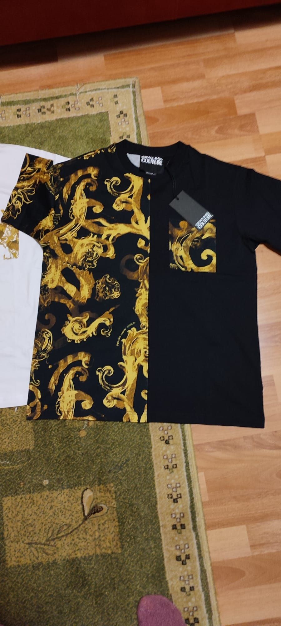 Tricou VERSACE original colectia nou M,L,XL pe alb si negru ofertaa