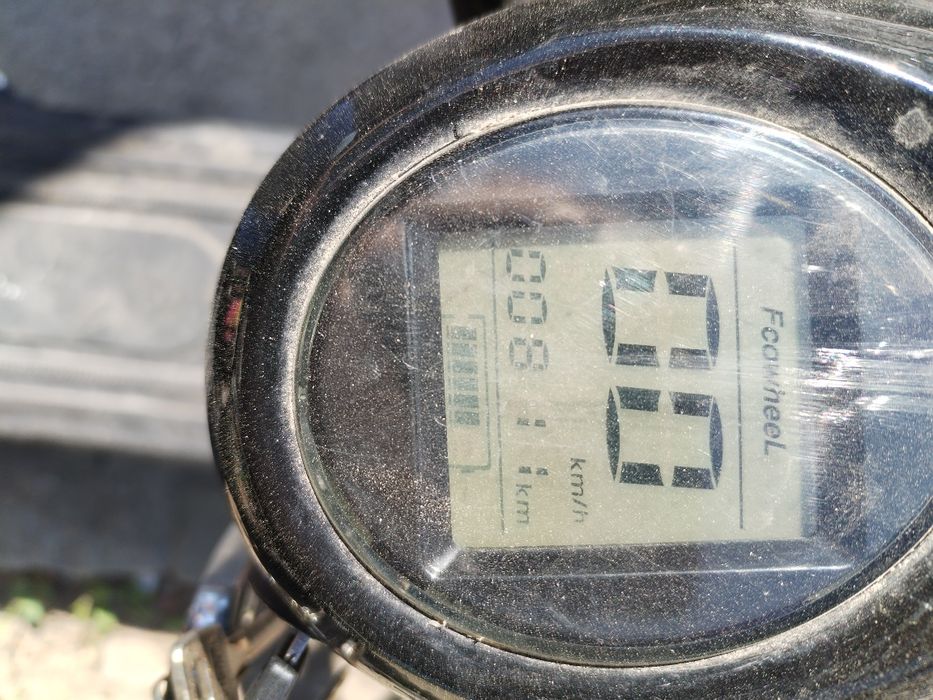 Vând motocicleta electrica pret 2000de lei folosita 3 luni
