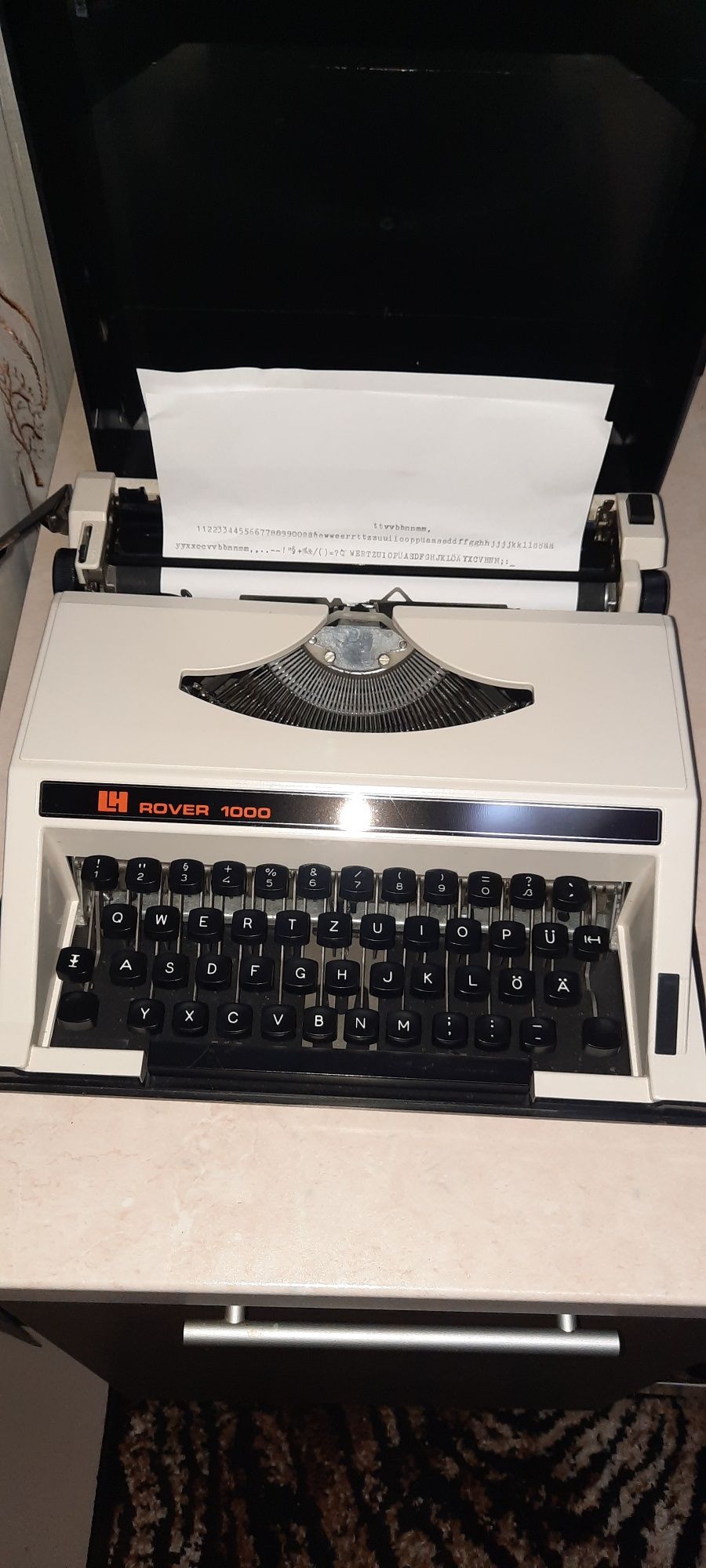 Mașină de scris Rover 1000 impecabilă