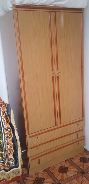 Продаётся спальный мебель .