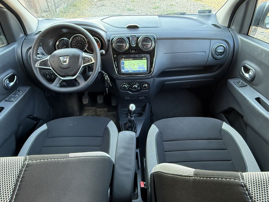 Lodgy Stepway 2020 1.5 d 7 locuri