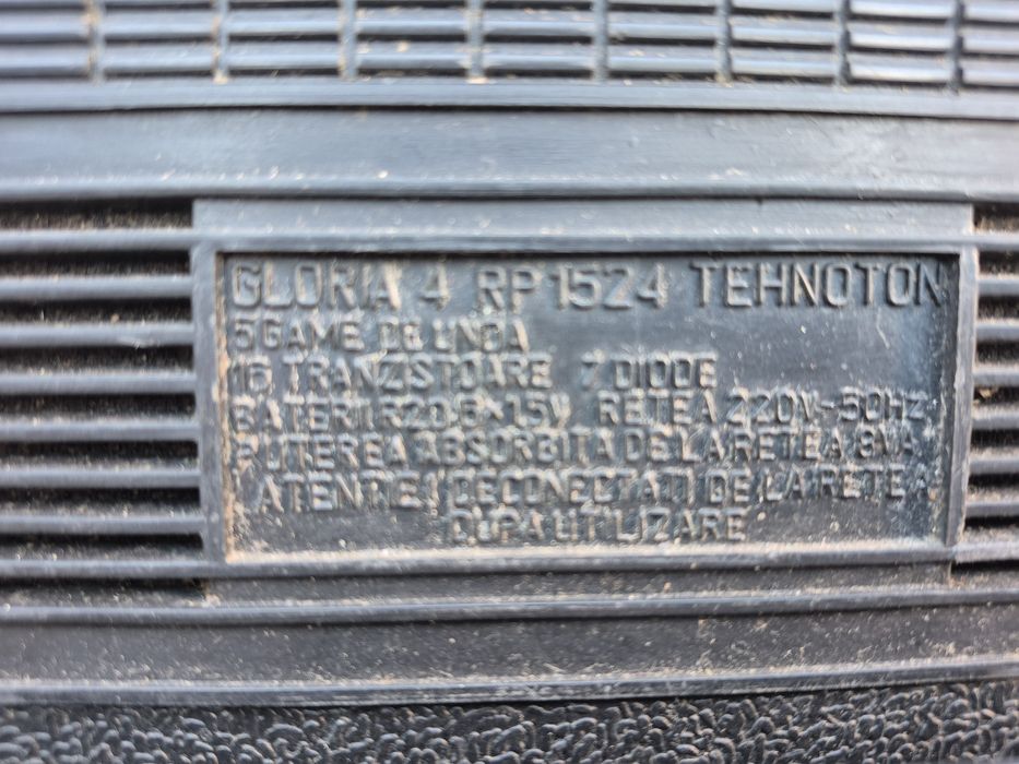 Radio vechi Gloria 4,RP1524Tehnoton SA;Iasi an 1985 functional