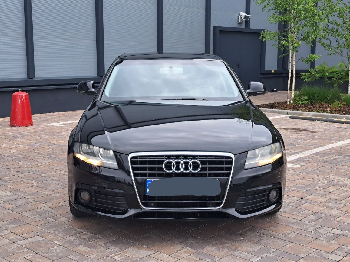 Audi a4 b8 2.0 tdi Automat Impecabil . Foarte ingrijita!