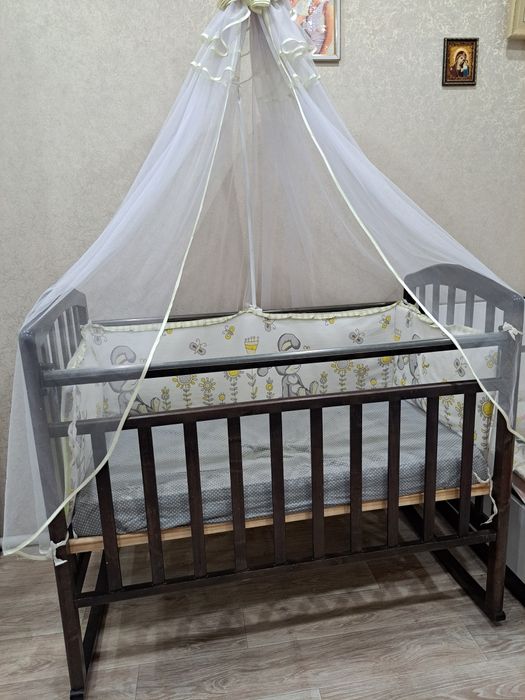 Кровать детская с матрасом