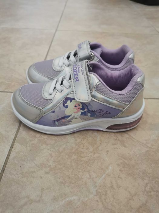 Светещи детски маратонки