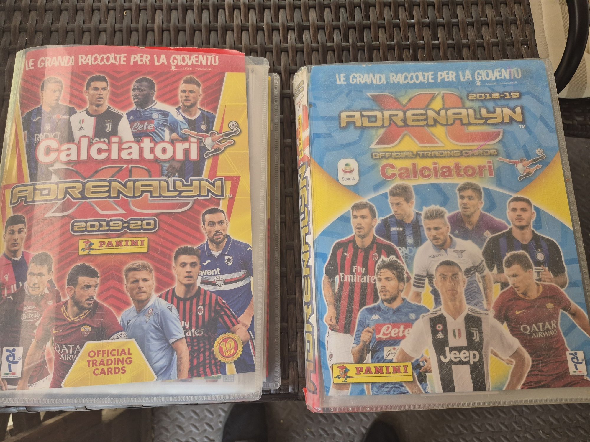 Cartonașe cu fotbaliști Panini