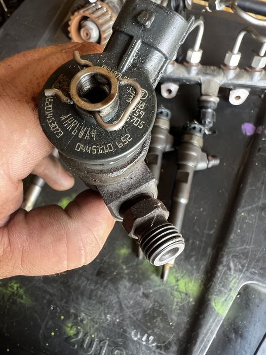 Injector , pompa injectie ,rampa 1.5 euro 6 renault dacia 0445110 652