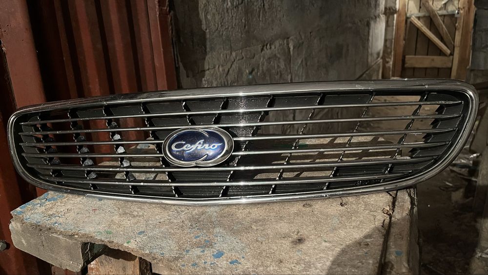 Продам решетку Ниссан Цефиро