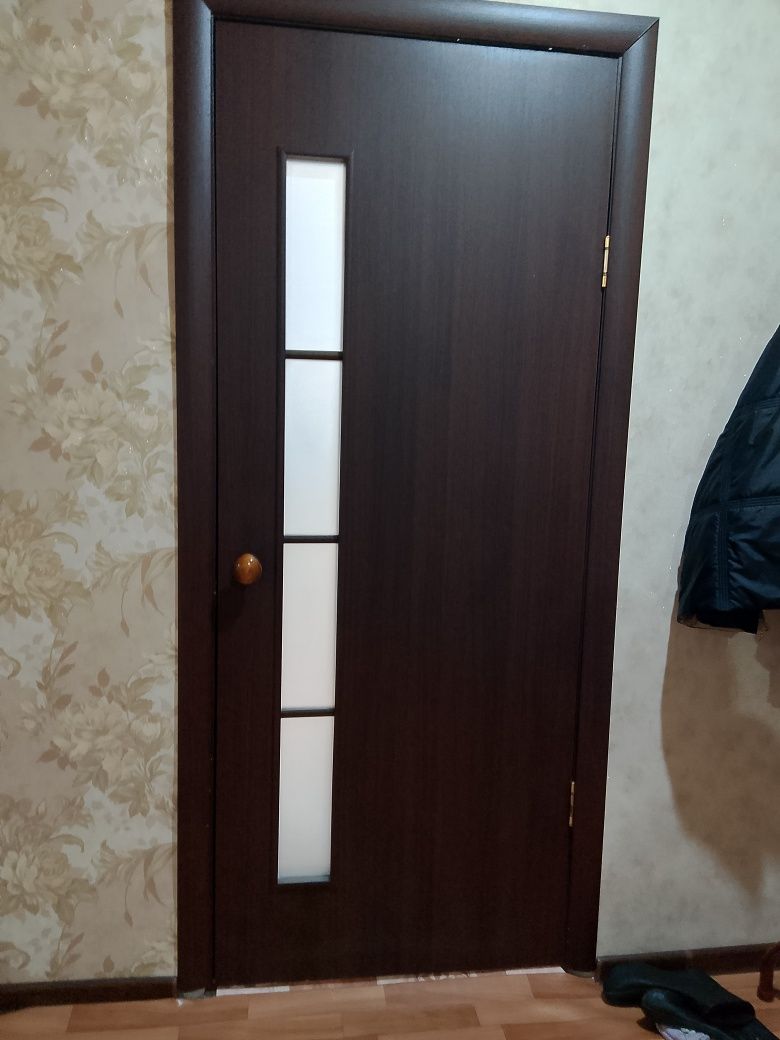 3 дверь есть, 1 дверь по 10000 тенге