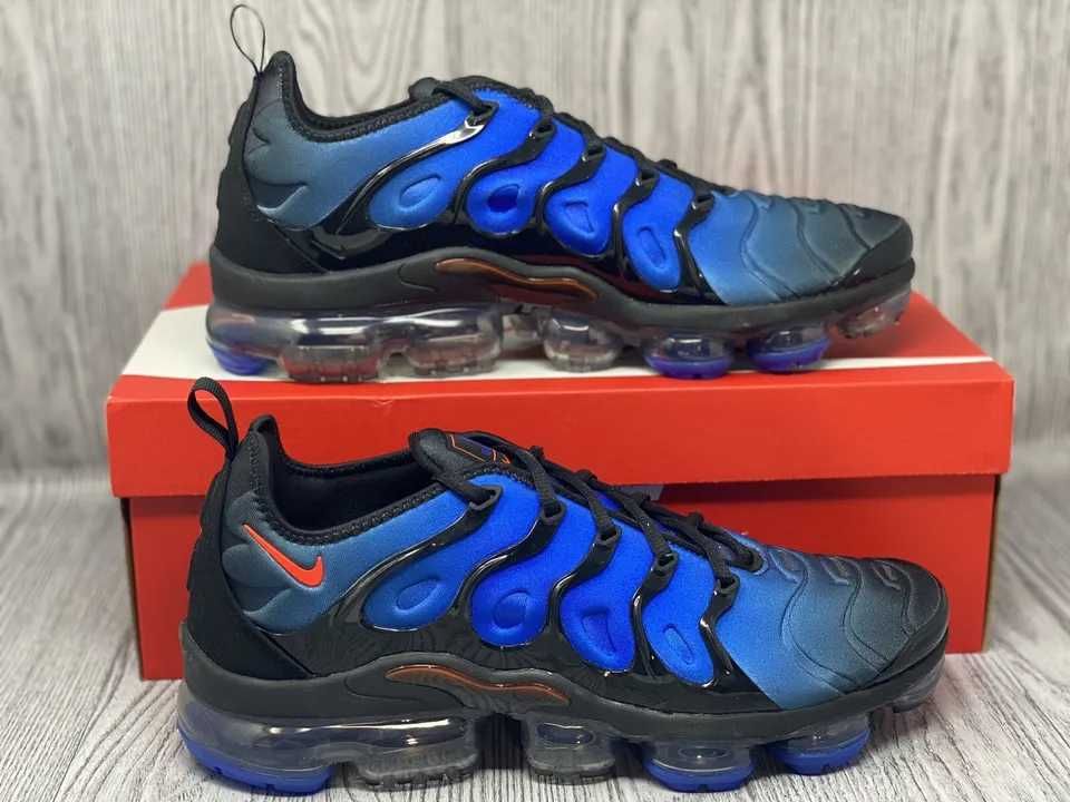 Обувки NIKE / VaporMax / Plus Bright Crimson + КУТИЯ