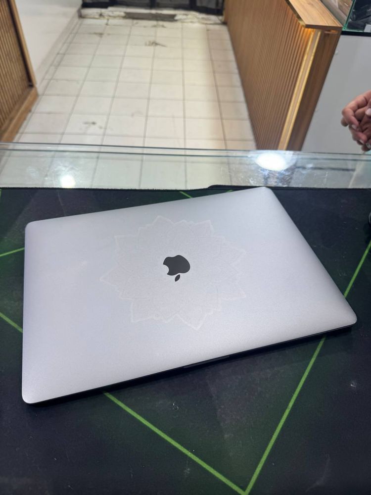 Apple Macbook Pro 15inch Retina Intel Core i7 SSD 512 ОЗУ 16 RAdeon 4G