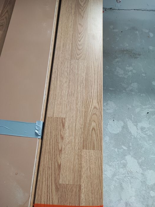 Parchet laminat 8mm grosime folosit  45mp Suceava