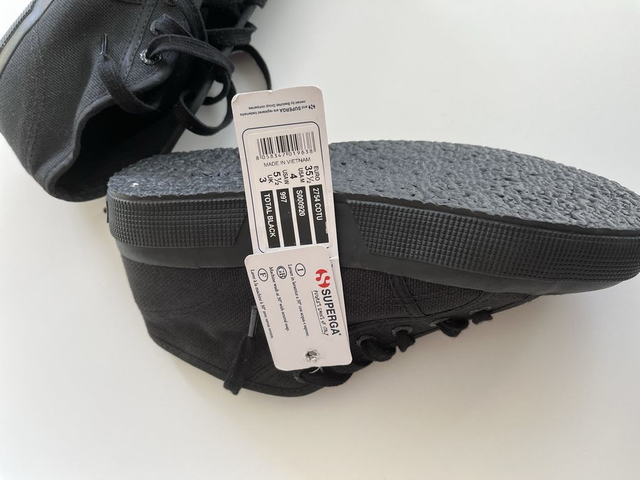 Спортни обувки Superga