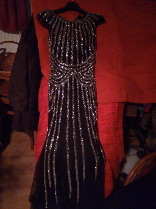 Rochie superbă de seara cu aplicații de mărgele, model deosebit