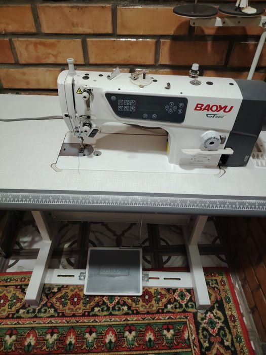 Продаётся Швейная  машинка