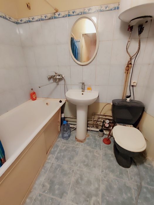 Продается 2-комн (6-67, 3 эт)