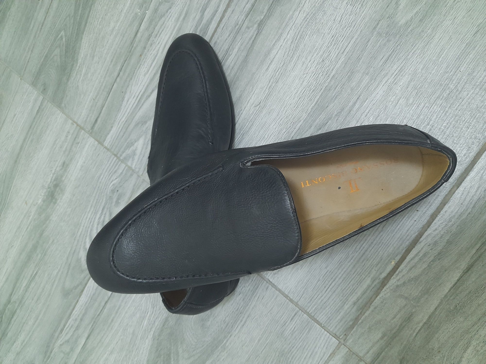 Vând pantofi piele nr43