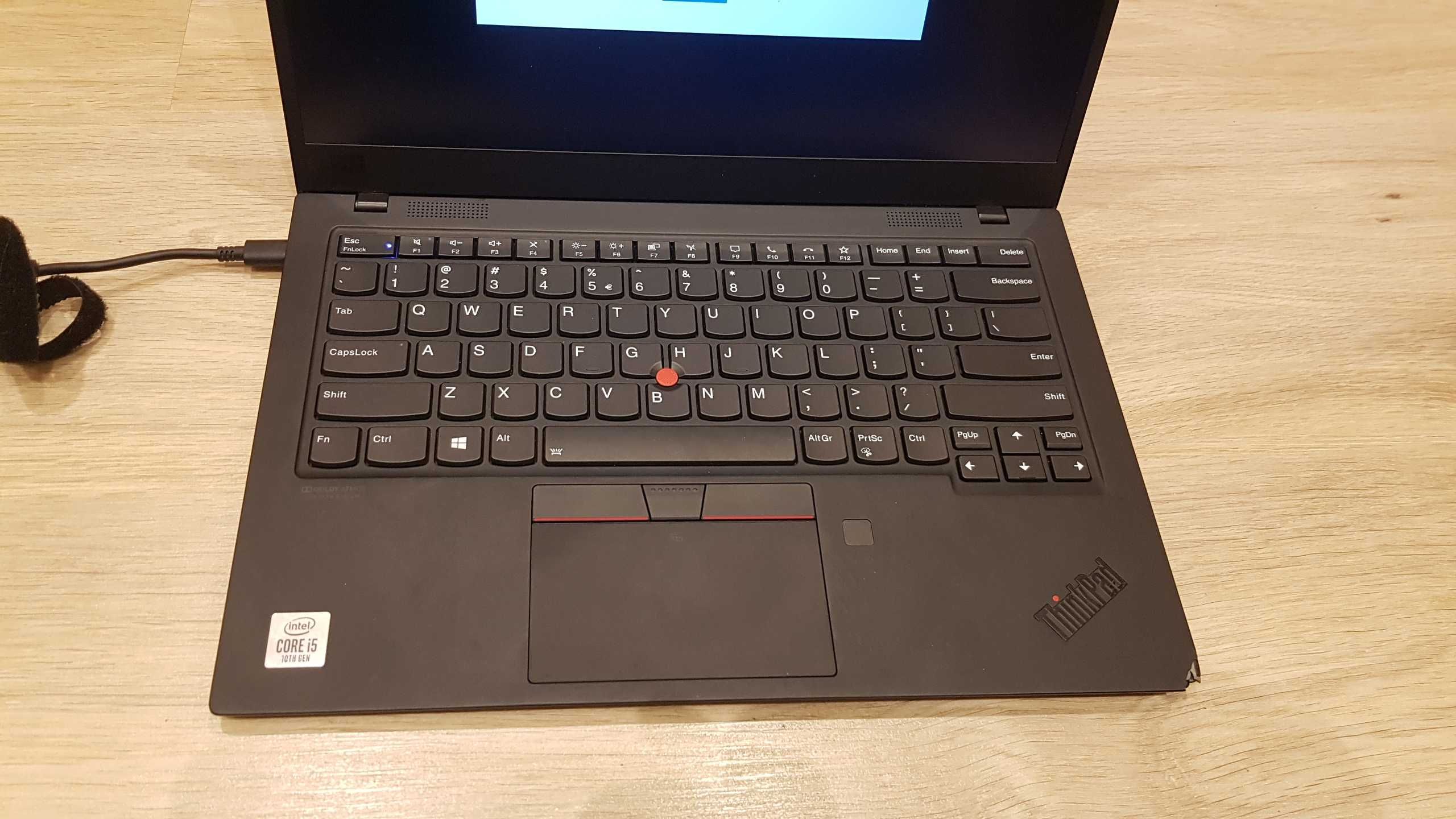 Lenovo ThinkPad X1  Carbon Gen8  i5 10 th defect incomplet