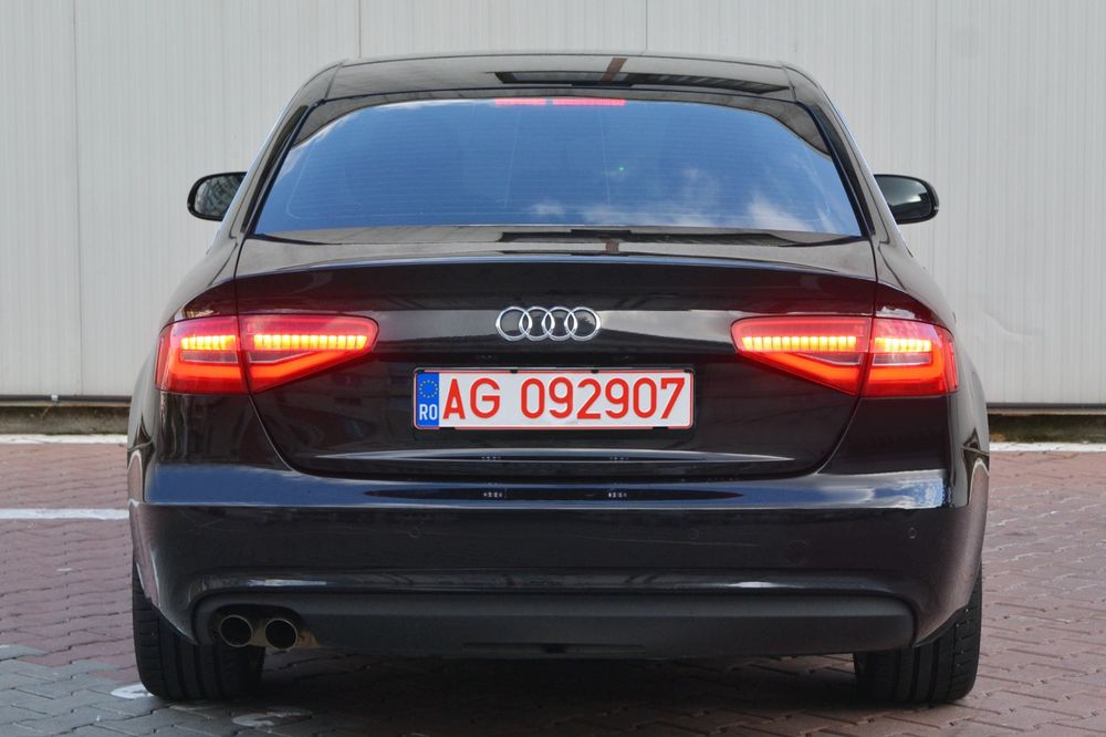 Audi A4 3XS Line 2.0 Tdi 143 CP FullLed 2013 Automat