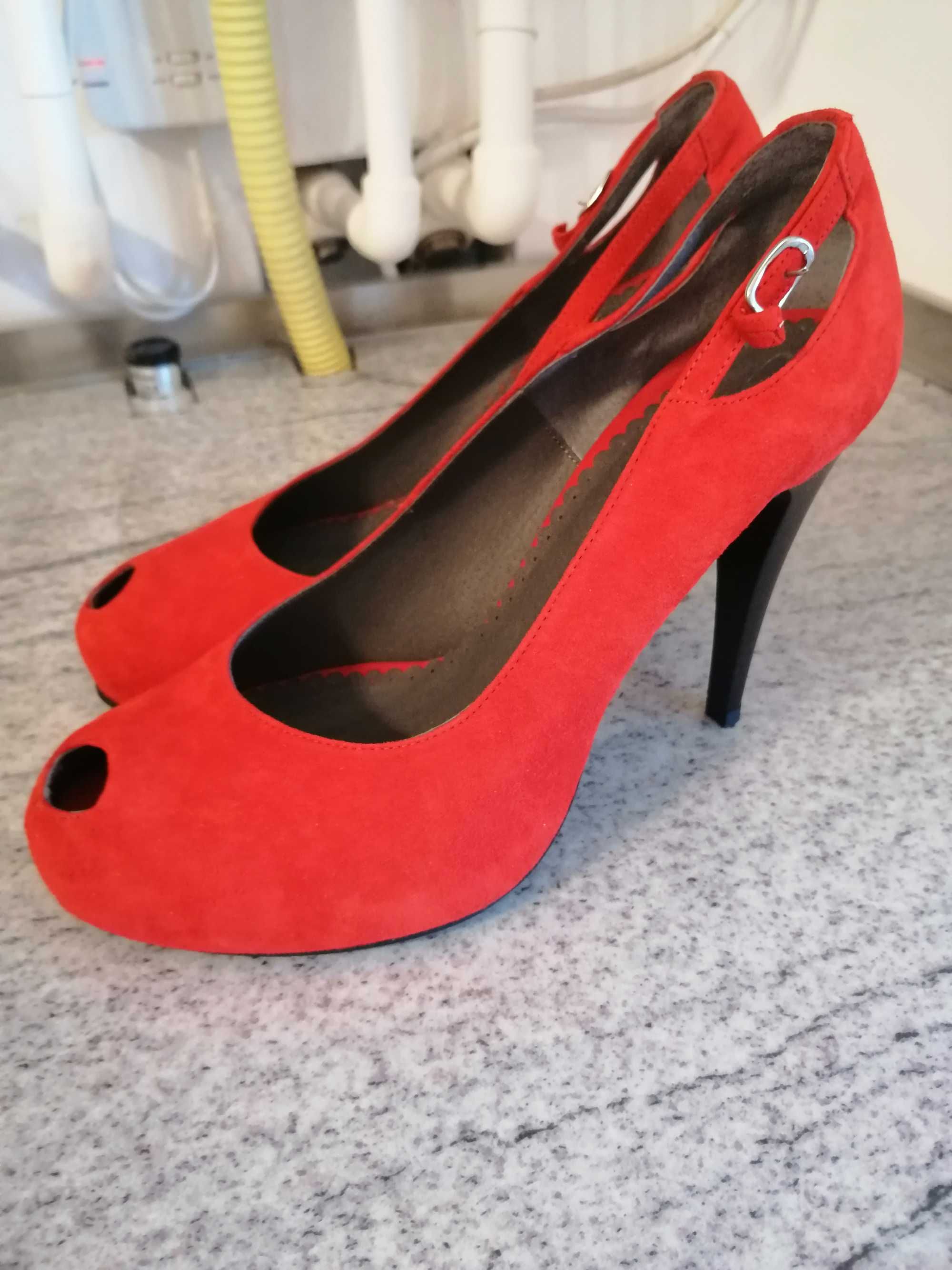 Stiletto piele roșu