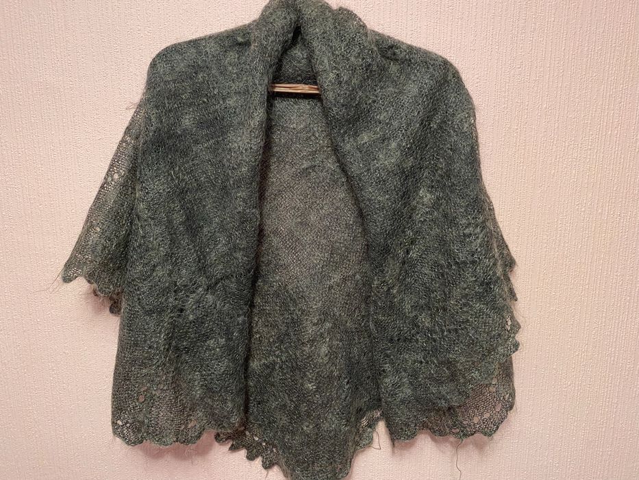 Продам новые три пуховые паутинки (Оренбург) и новый пуховый платок