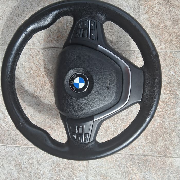 Vând  volan bmw x3 f25