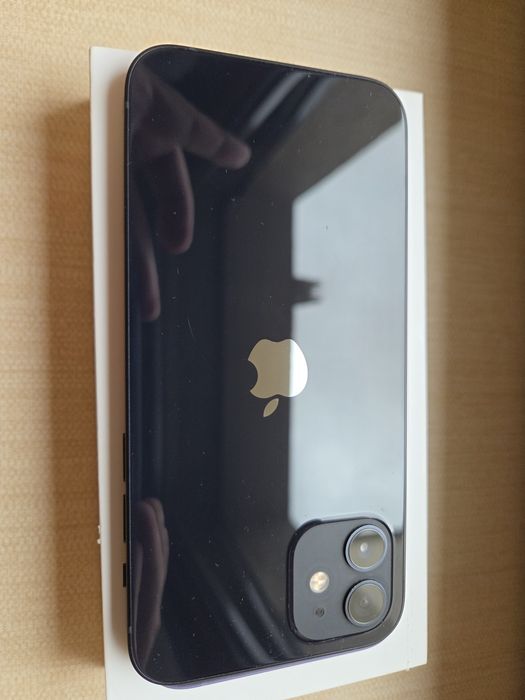 Iphone 12 Black 128Gb,neverlocked,la cutie cu multe accesorii.