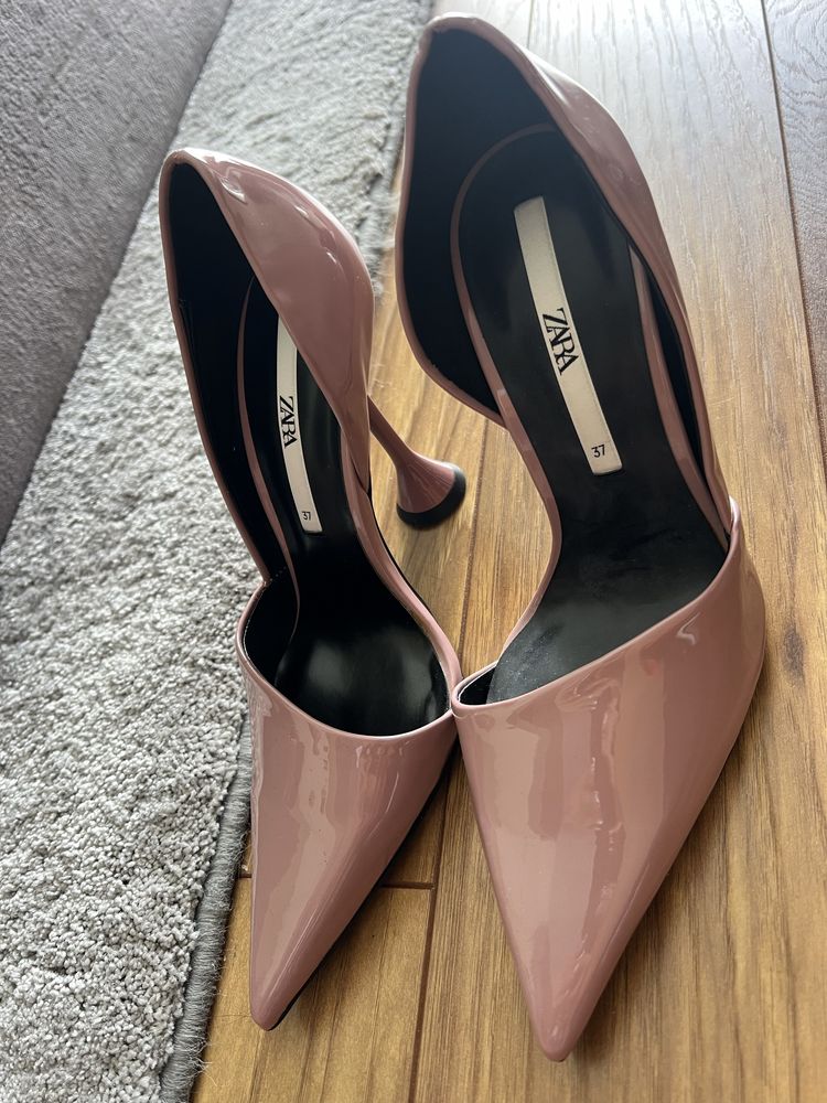 Високи обувки Zara НОВИ