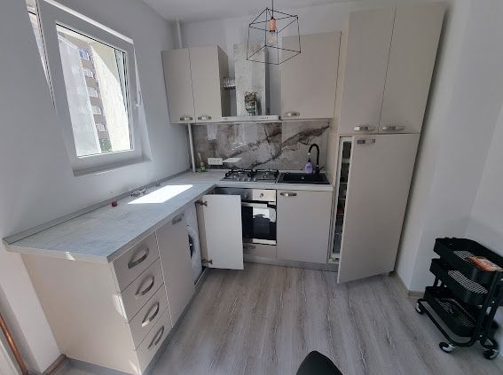 Garsoniera de inchiriat zona Titan sector 3