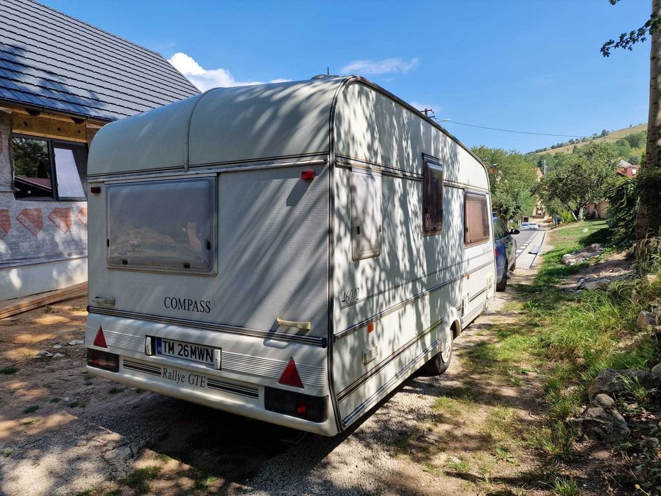 Rulota Compass Ingrijita Gata de Drum