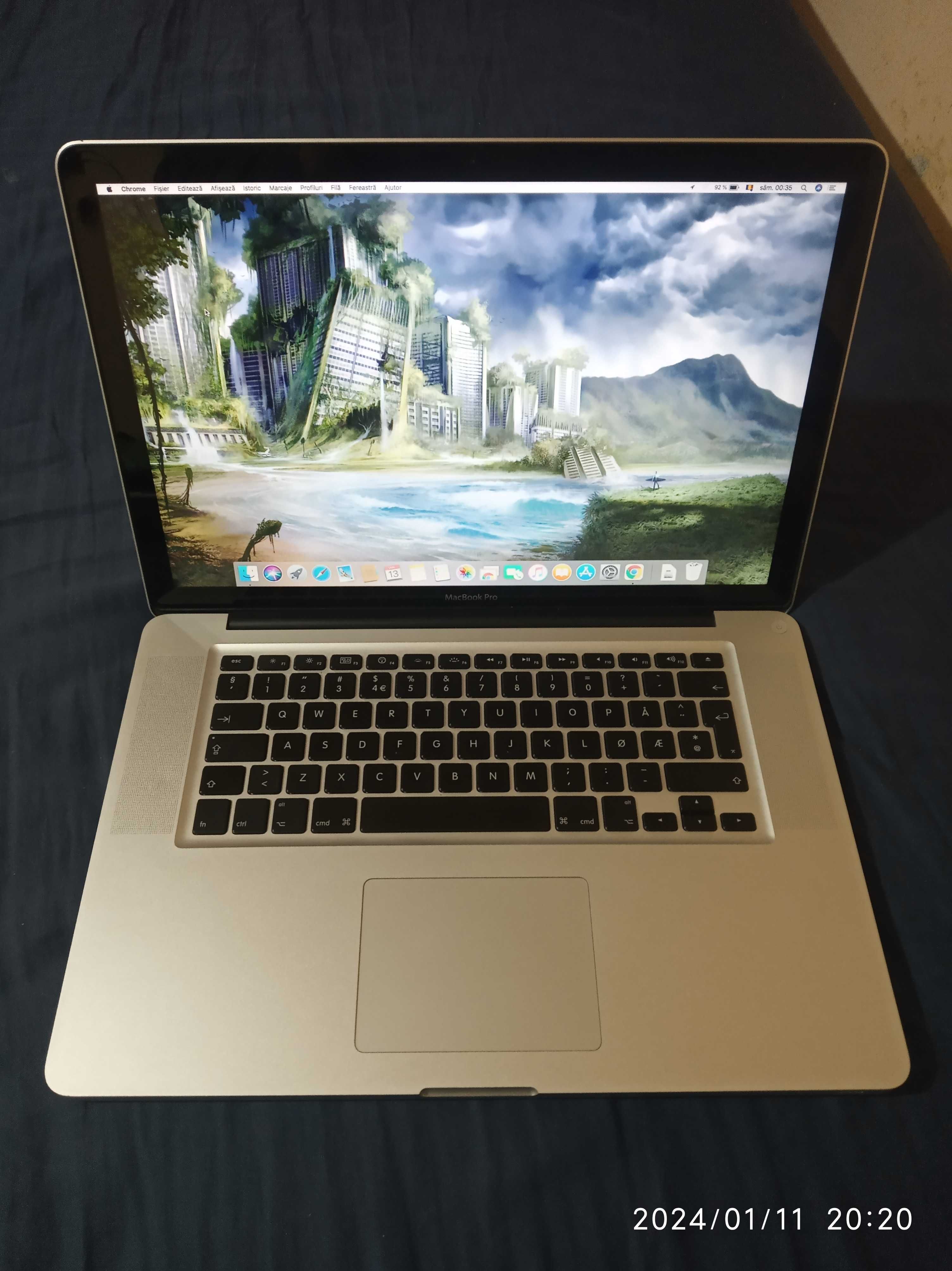 Vând Macbook pro