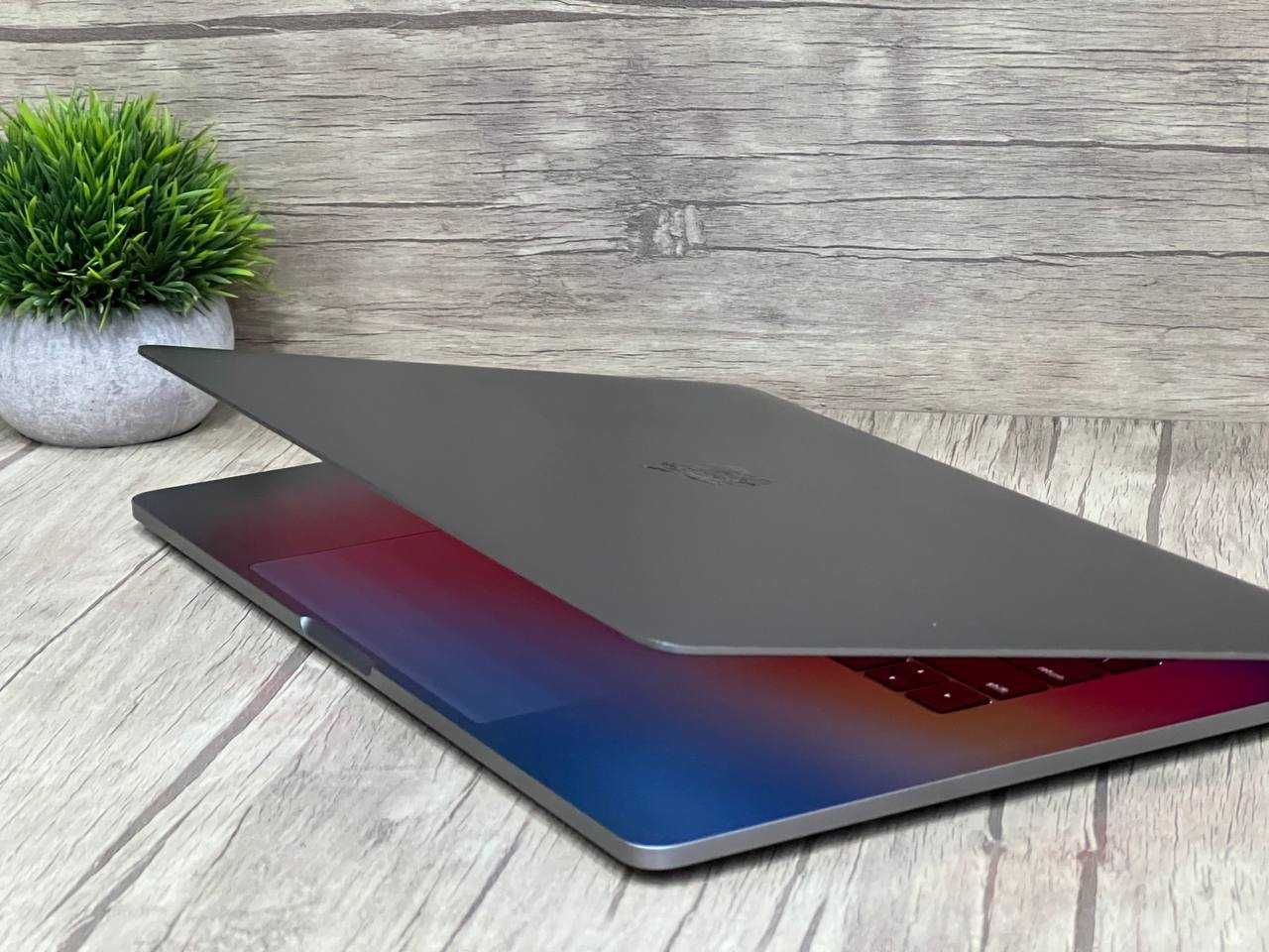 б/у MacBook Pro 15” i7/ 16Gb/ 256Gb / 2018г.