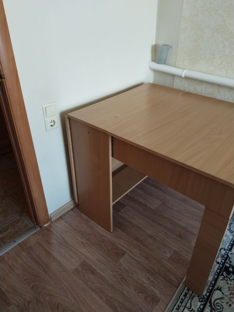 Срочно продам стол тумба