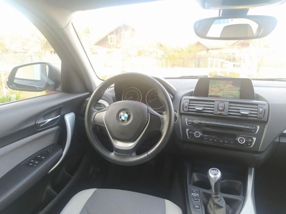 BMW 116i, fabricație 2012 
- keyless go
- dublu climatronic
- star&