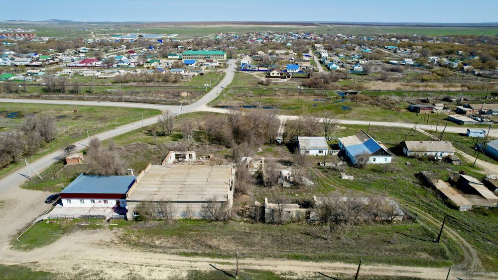 Продается промбаза с кафе, с. Таскала, рядом ж/д путь!