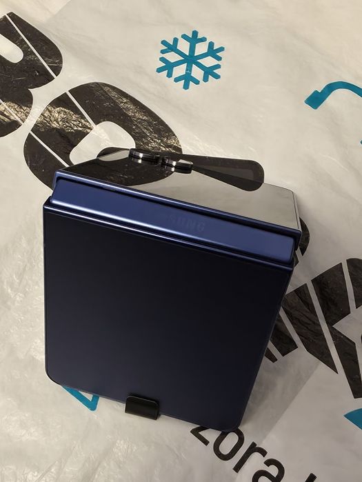 КАТО НОВ 256GB Samsung Z Flip 7 Зора Гаранция 2027г. Blue / Син