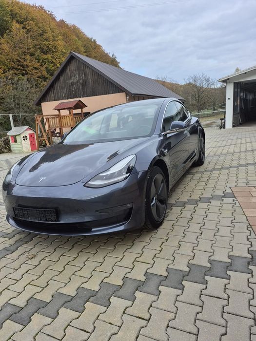 Tesla Model 3 Tesla model 3 long range baterie 75 kw  4x4 166000 km