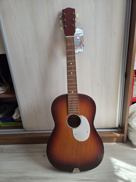 Chitara acustica Reghin