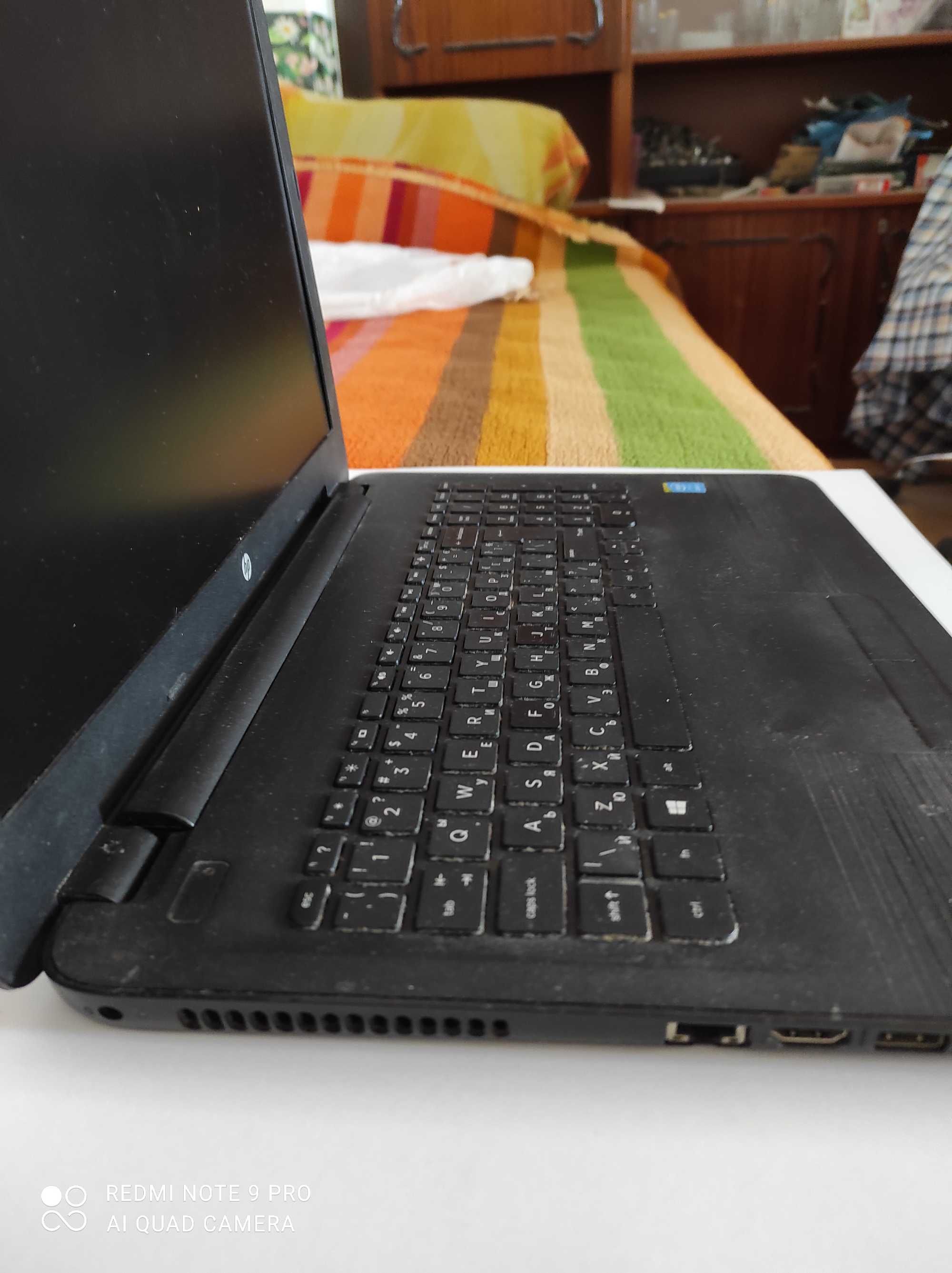 Продавам лаптоп Hp 15-ay021nu