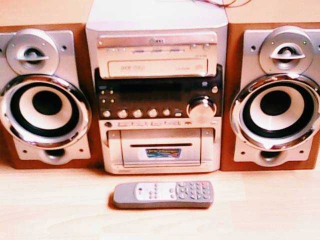 LG 100 watts aspect frumos lemn/aluminiu vintage perfect functional