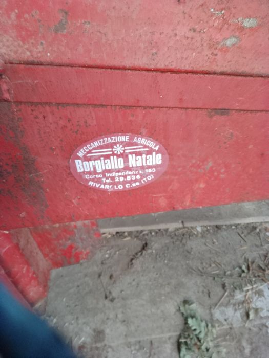 Vând mașină de depănușat porumb.