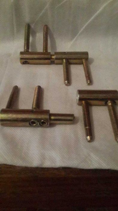 Продам шарниры для металлопластиковых дверей.