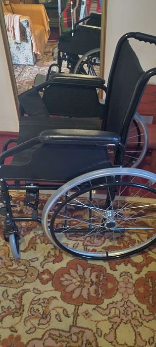 Cărucior pt handicap locomotor