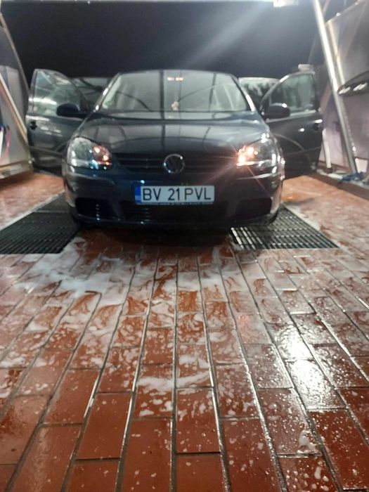 Vând golf 5 impecabil.