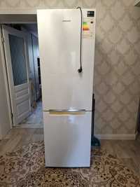 Холодильник Samsung Холодильник Samsung RB33J3000WW белый