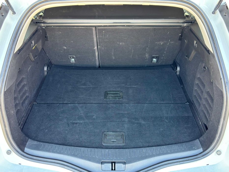 INCHIRIERI AUTO. BUCURESTI Renault Megane 2024 manual