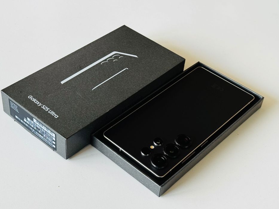 НОВ! Samsung S25 Ultra 256GB Black Titanium Гаранция 1 година