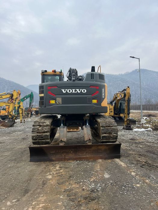 VOLVO EC 235 L AN 2016 !